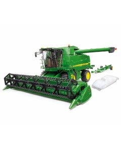 Bruder John Deere  T670i Combine Harvester